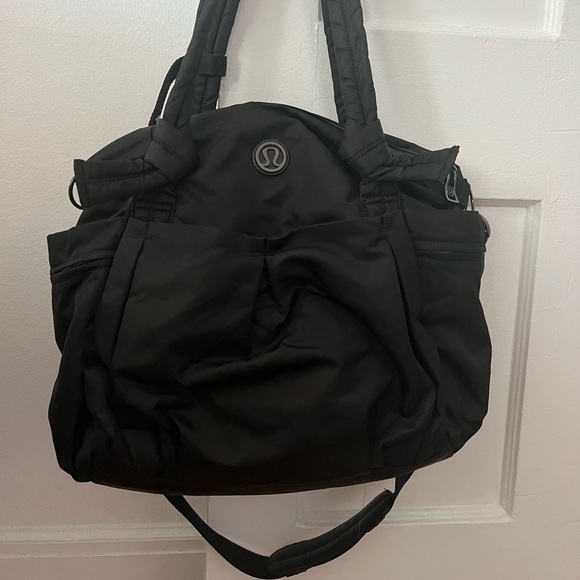 lululemon athletica Handbags - Lululemon Triumph Tote Large